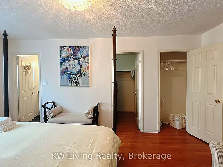 47 Vanity Cres — Photo 14