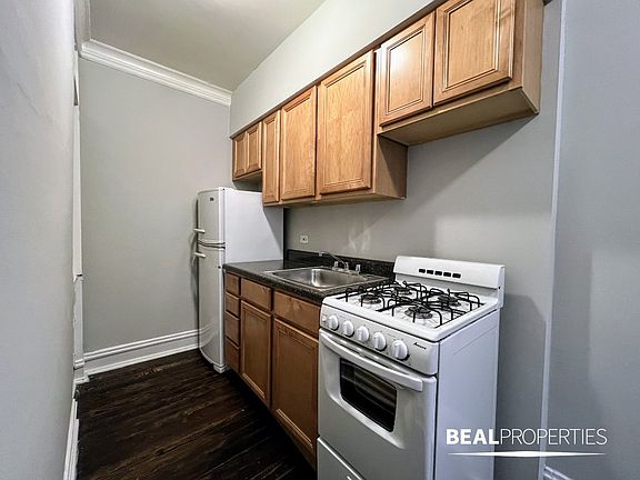 5th image of 4641 N Paulina St #304