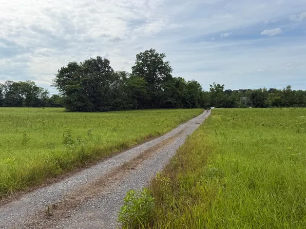 4275 Shar Cal Rd, Calvert City, KY 42029