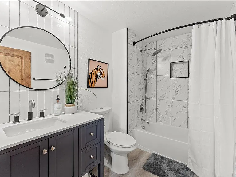 1541 Redstone Ave #E — Photo 19