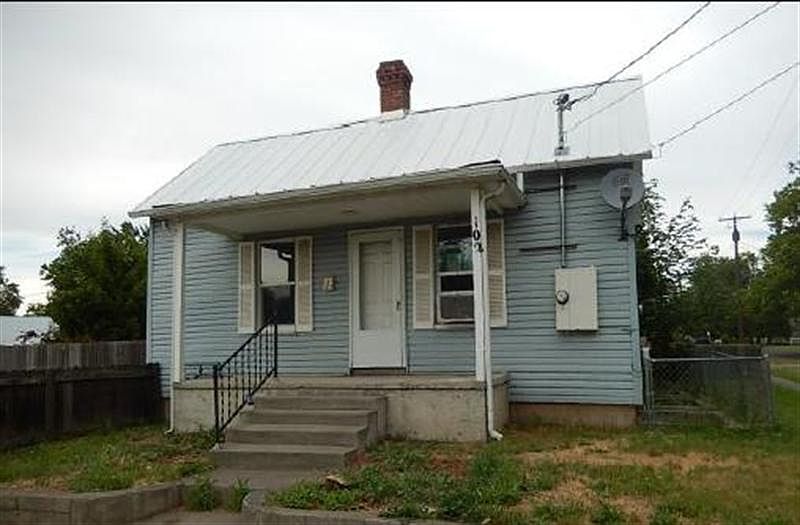 1st image of 102 Malcolm St