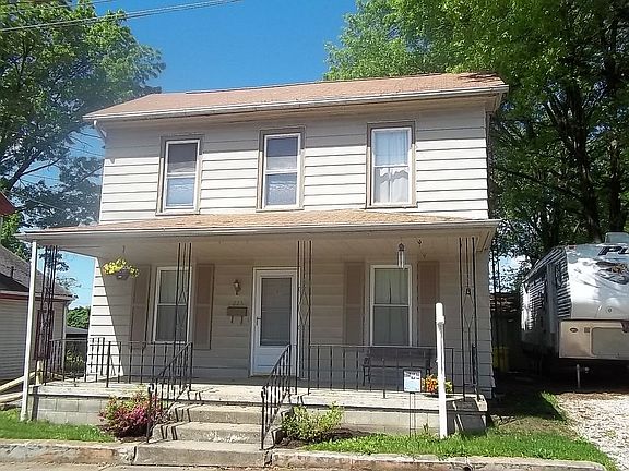 2nd image of 225 Rose Ave
