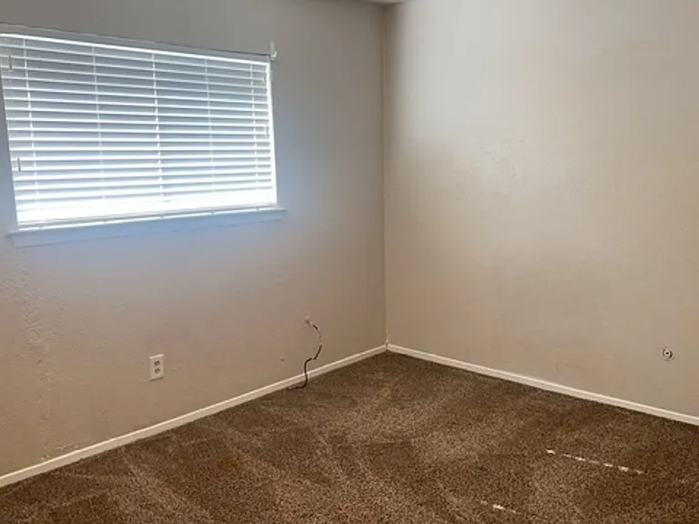2607 San Sabastian Cir — Photo 23