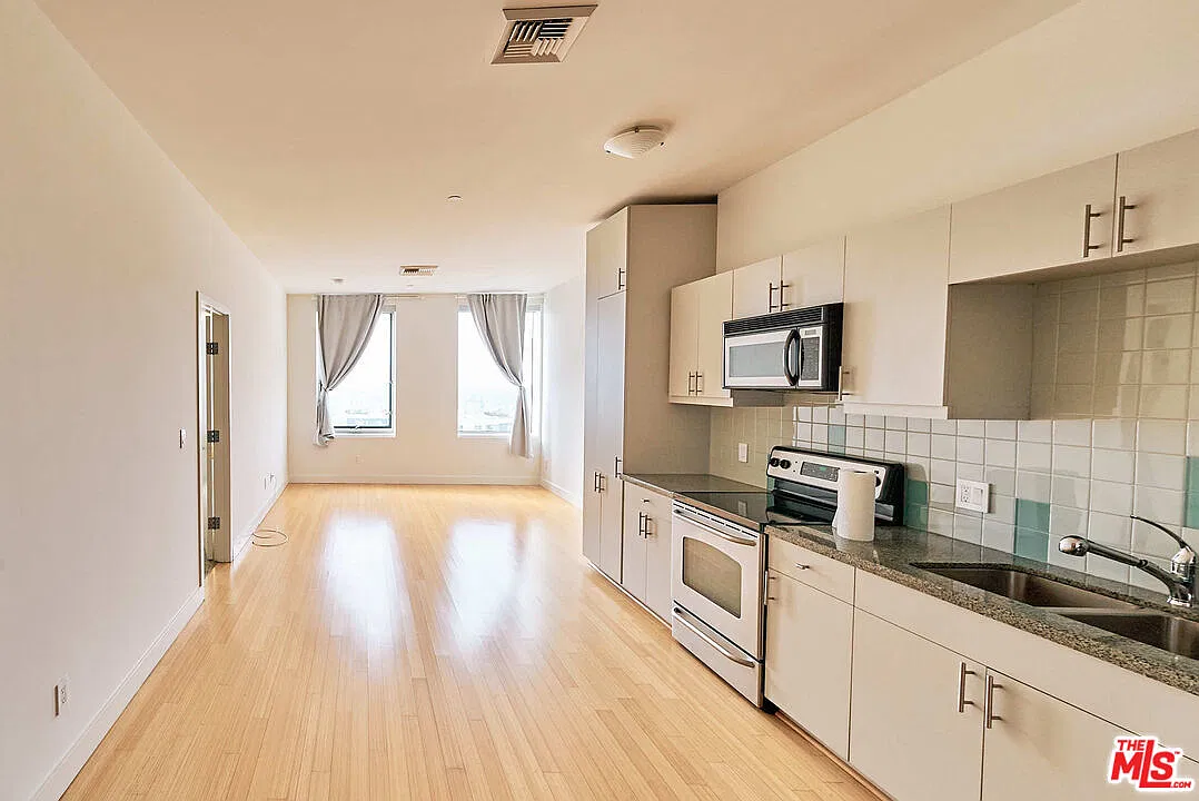 2 bed, 2.0 bath, $3,300 — Photo 1