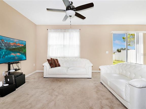 3rd image of 4612 Harvest Row Ln