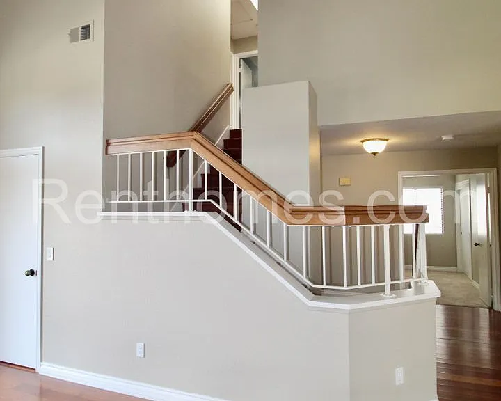 10928 Sunset Ridge Dr — Photo 12