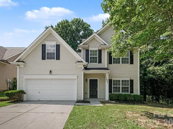11807 Oak St, Charlotte, NC 28269