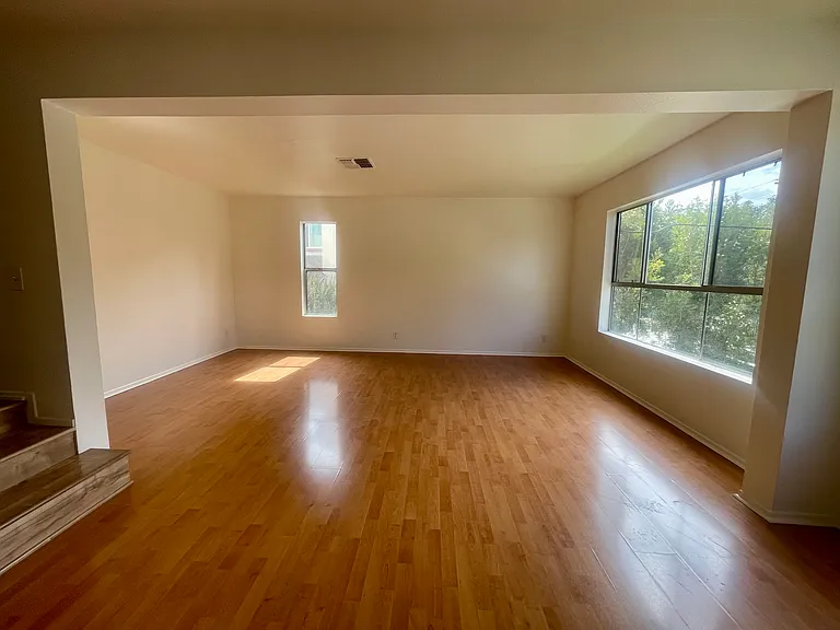 613 E Palmer Ave #1 — Photo 3