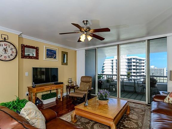 5th image of 30 Turner St APT 908