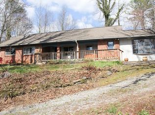 225 Riverhill Dr, Sylva, NC 28779