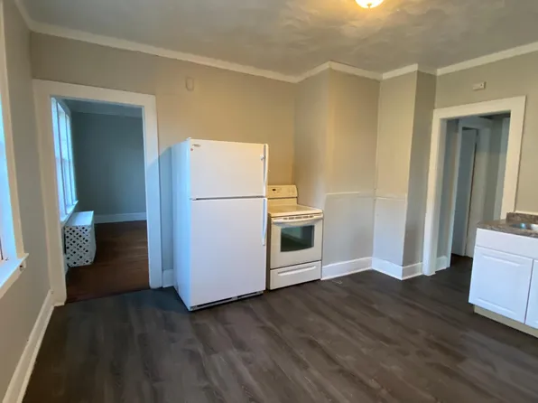 121-123 Irving St Floor 3, Hartford, CT 06112