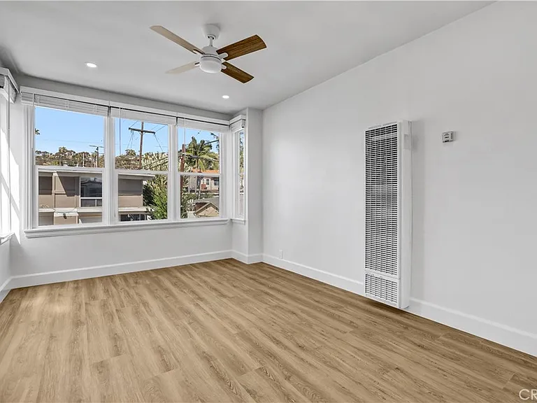 200 Avenida Monterey — Photo 4