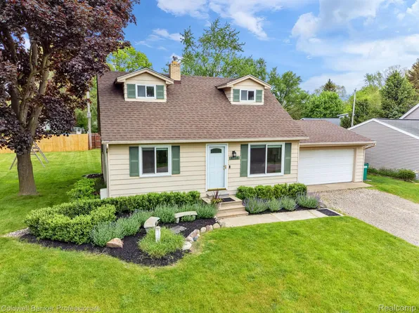 4738 Goodale Ave, Clarkston, MI 48348