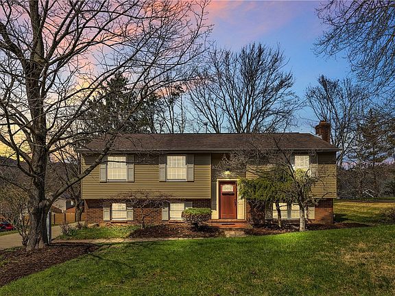 3rd image of 118 Wiltshire Cir