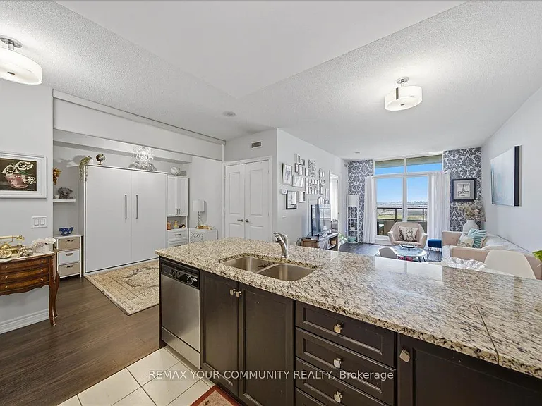 9245 Jane St #1109 — Photo 11