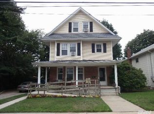 436 Dover St, Westbury, NY 11590