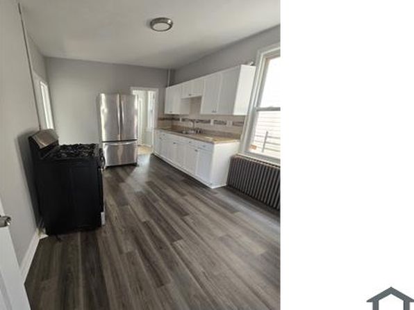 139 Smith St #2