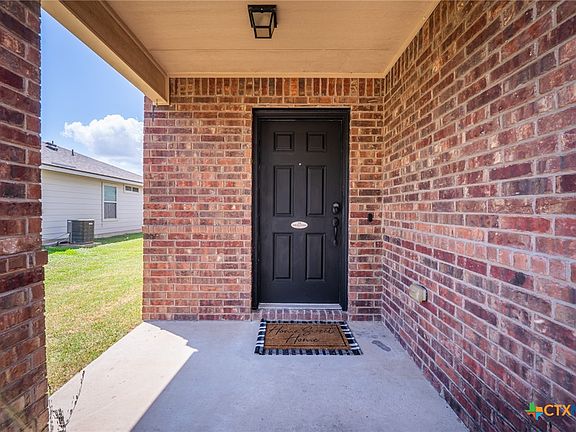 3rd image of 113 McGugan Ln