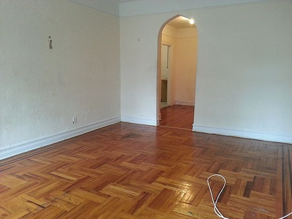 5th image of 8760 113th St APT 1G