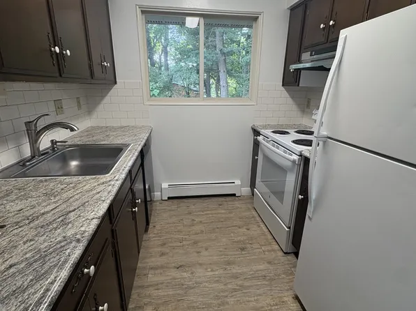 624 Garrison Rd APT D-1, Battle Creek, MI 49017