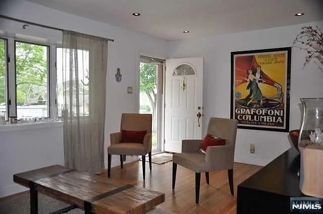 24 Elmwood Ter — Photo 6
