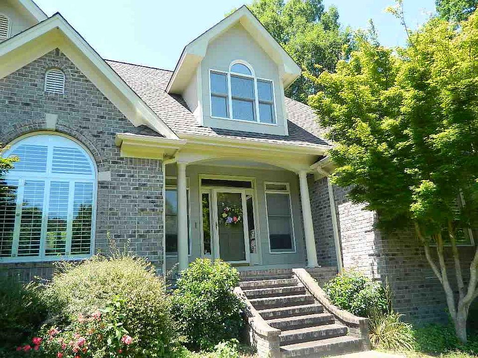 1st image of 270 Blackberry Hill Ln
