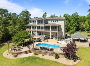 506 Long Point Rd, Chocowinity, NC 27817