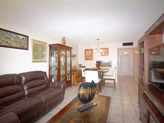 4th image of 2801 NW 47th Terrace #204