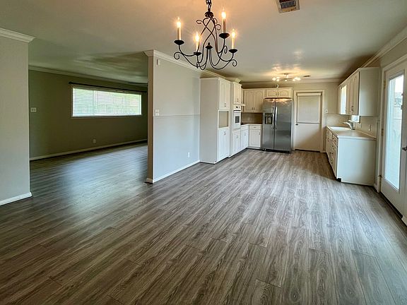 Livingroom/Kitchen/Dining