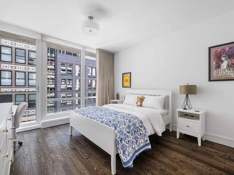 133 W 22nd St #7E — Photo 8