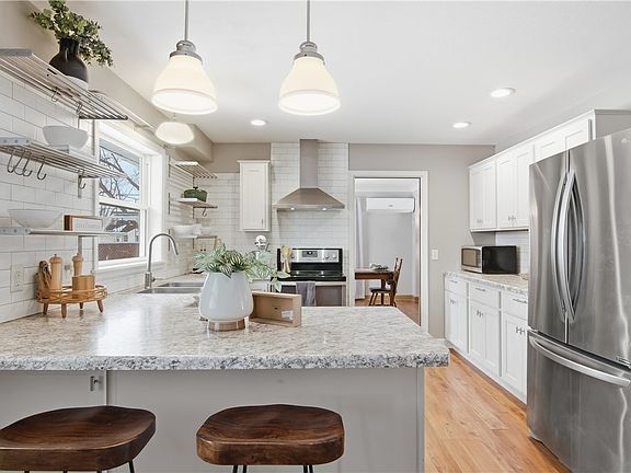 2nd image of 2909 S Lexington Boulevard