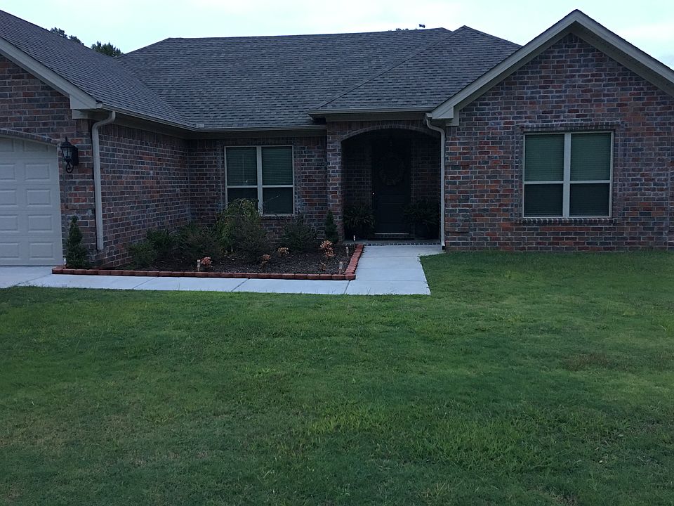 Easy Maintainable Flower Bed