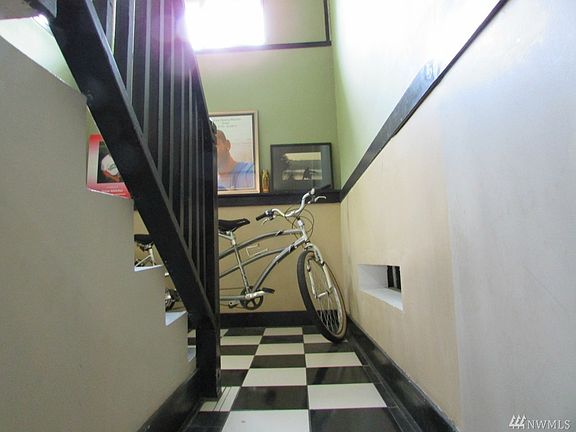 4th image of 530 Dr Mill King Way