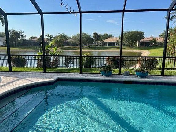 3rd image of 12511 Lake Run Dr