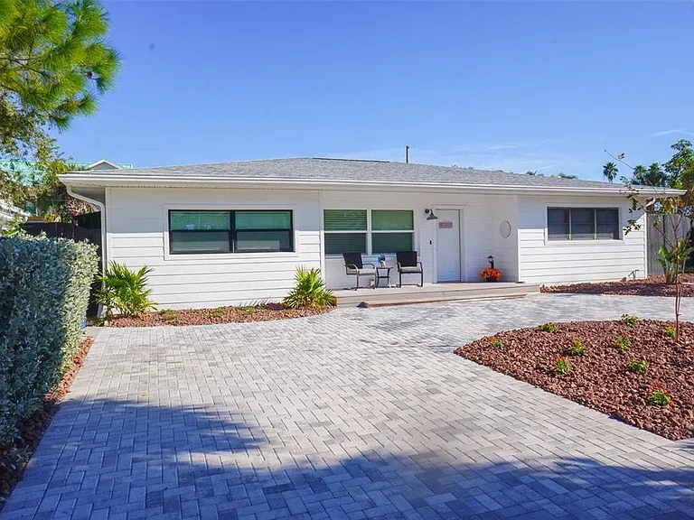 929 Lantana Ave — Photo 44