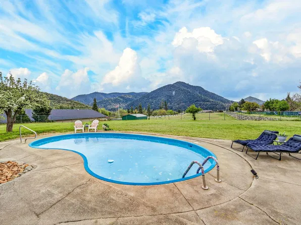 2315 NE Foothill Blvd, Grants Pass, OR 97526