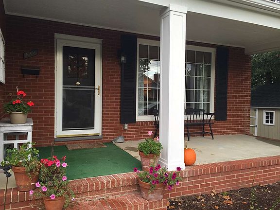 5th image of 410 Neyland Dr