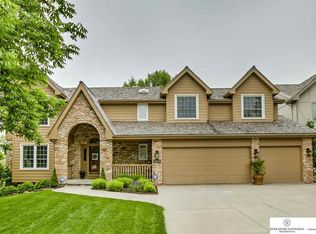 15218 Lloyd Cir, Omaha, NE 68144