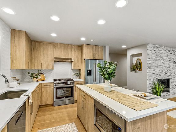 3rd image of 21197 NE 6th Street