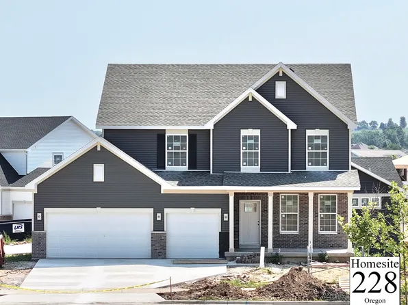 212 Peterson Trl, Oregon, WI 53575