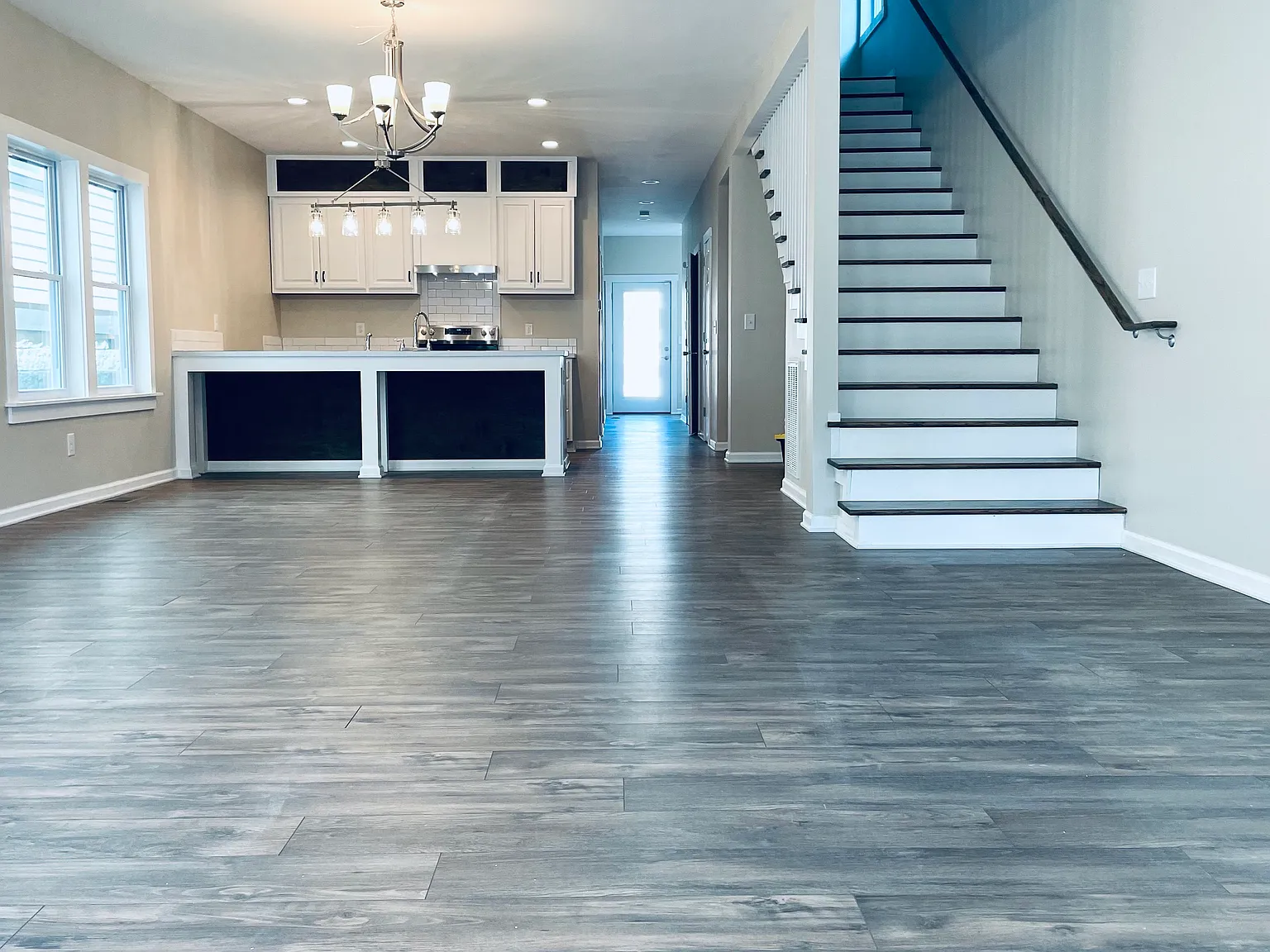 4 bed, 2584 sqft, $3,485 — Photo 1