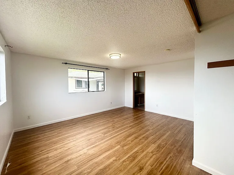 960 Wailupe Dr — Photo 14