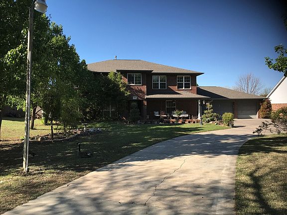 3rd image of 1605 NE 4th St