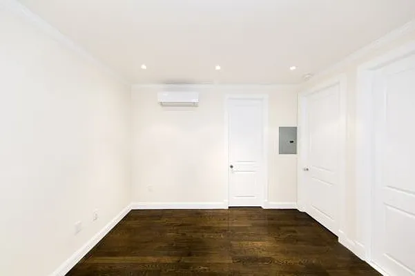 Rented by Icon Realty Management | media 28