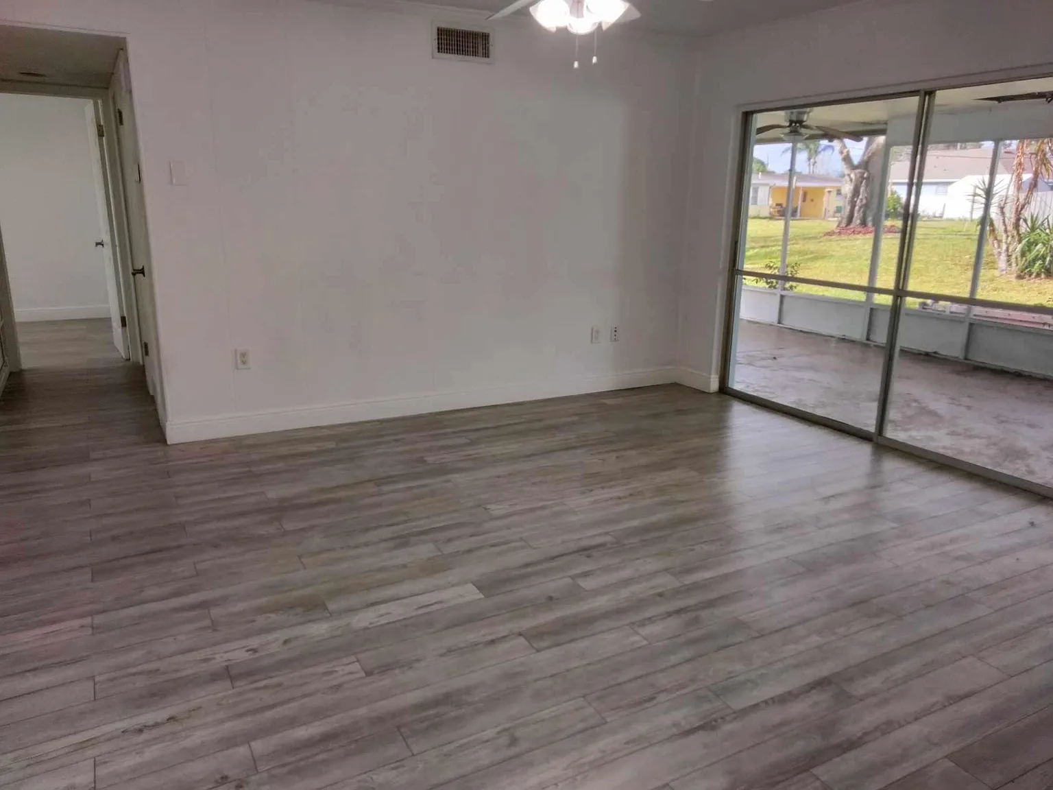 2 bed, 1049 sqft, $1,795 — Photo 3