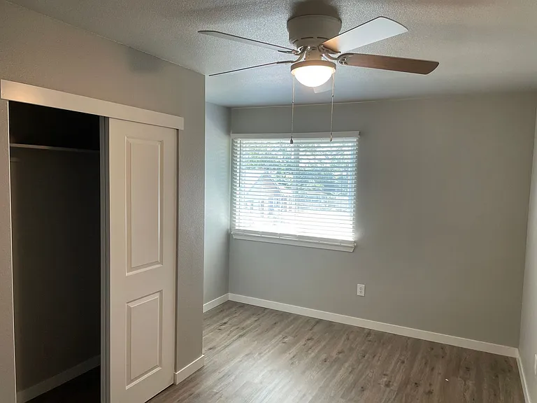 15 Forrest Ave — Photo 8