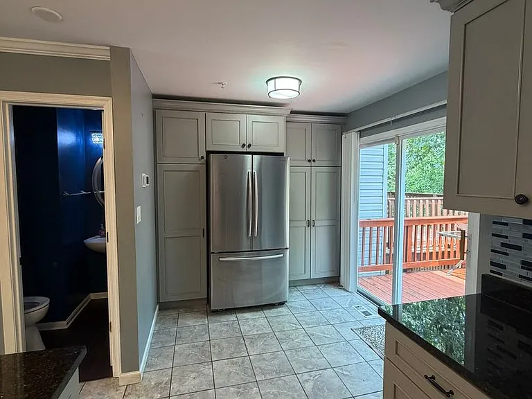 2251 Commissary Cir — Photo 10
