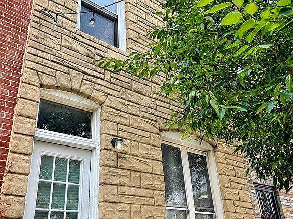 2nd image of 102 S Clinton St