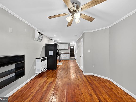 3rd image of 35 Union St