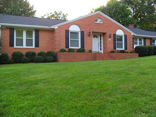 1st image of 1127 Plantation Dr